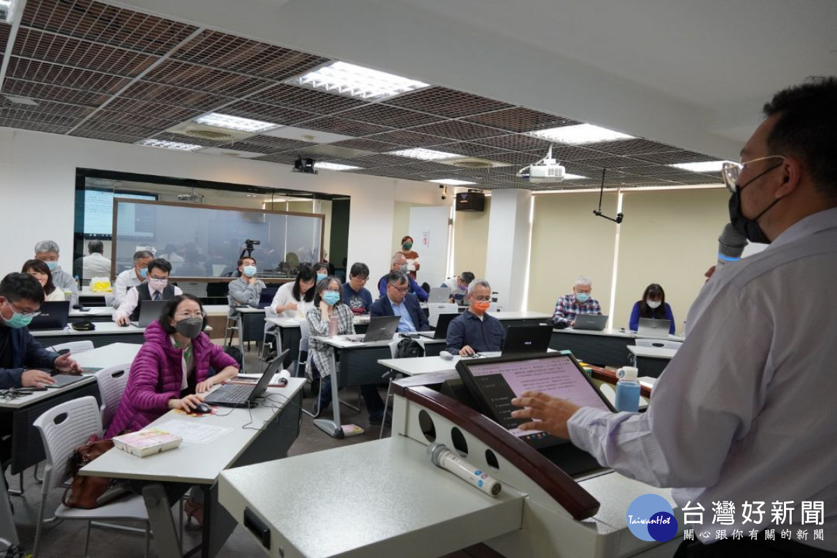 探討ChatGPT對未來教學影響　多方驗證小心使用
