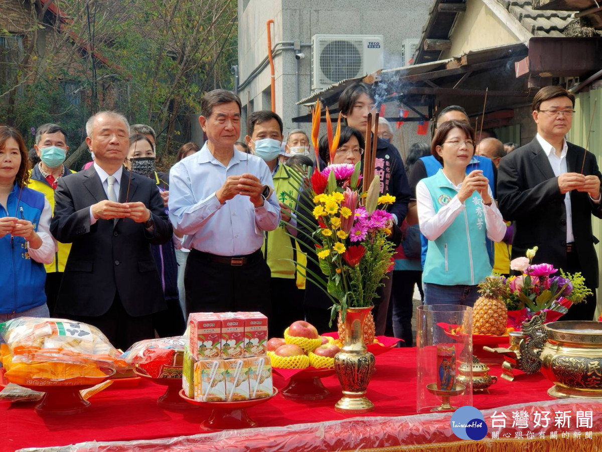 中興莊眷村文化園區第二期開工，彰化縣長王惠美出席擔任主祭，文化部文化資產局副局長粘振裕、陸軍第10軍團指揮部政戰主任胡瑞訓少將等人，共同祈求工程順利。圖／記者鄧富珍攝