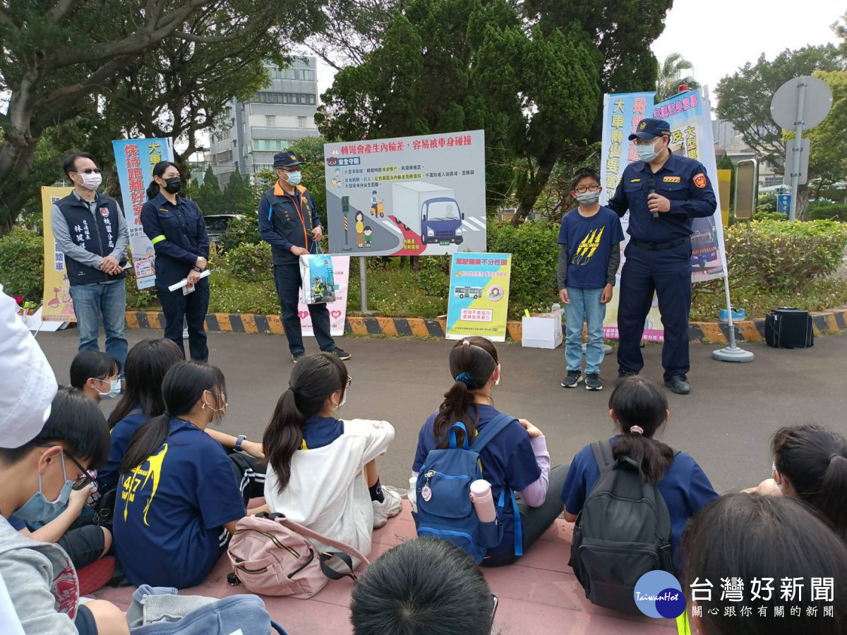 大型車「內輪差」常為肇事主因　桃警辦理內輪差及視野死角實景展演