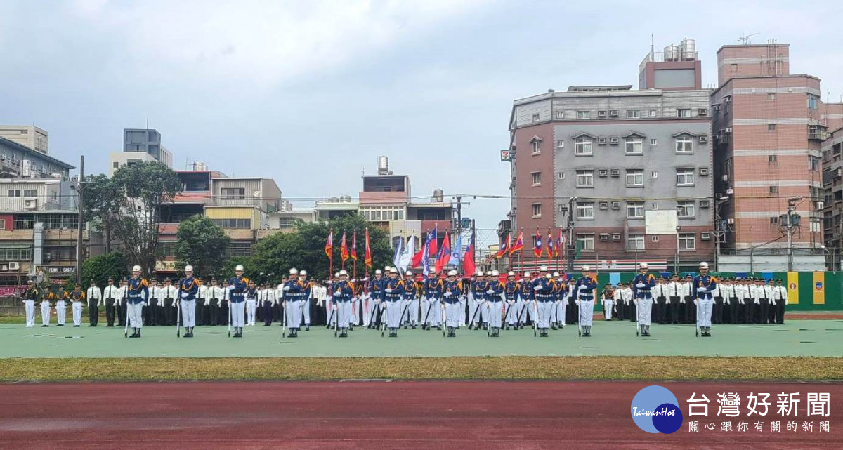 全國唯一民間軍校首次閱兵分列式。<br />
<br />
