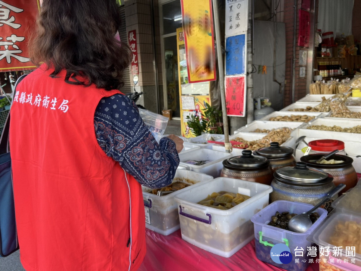 衛生局也加強抽驗稽查坊間販售的食品。（南投縣衛生局提供）