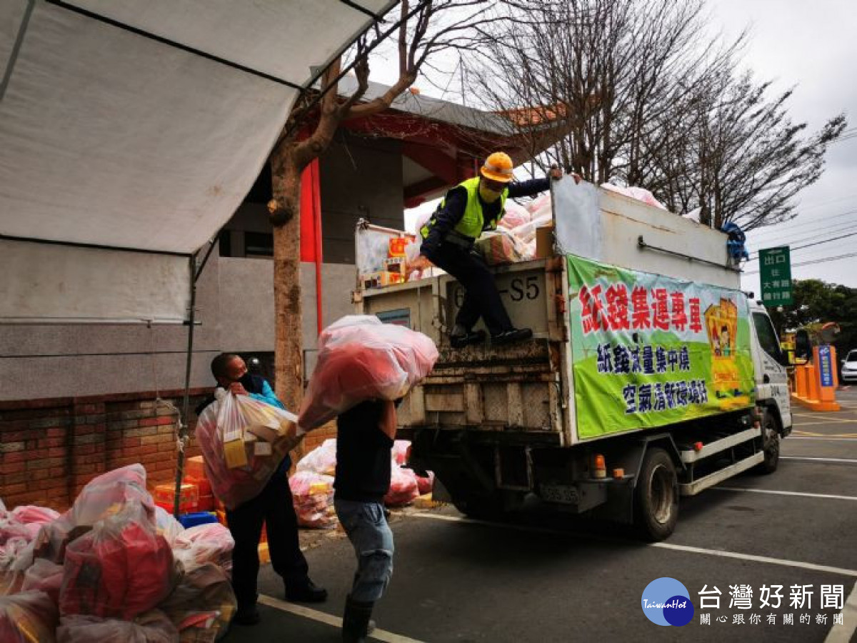 清明祭祖連假五天,桃園清潔隊收運不間斷。