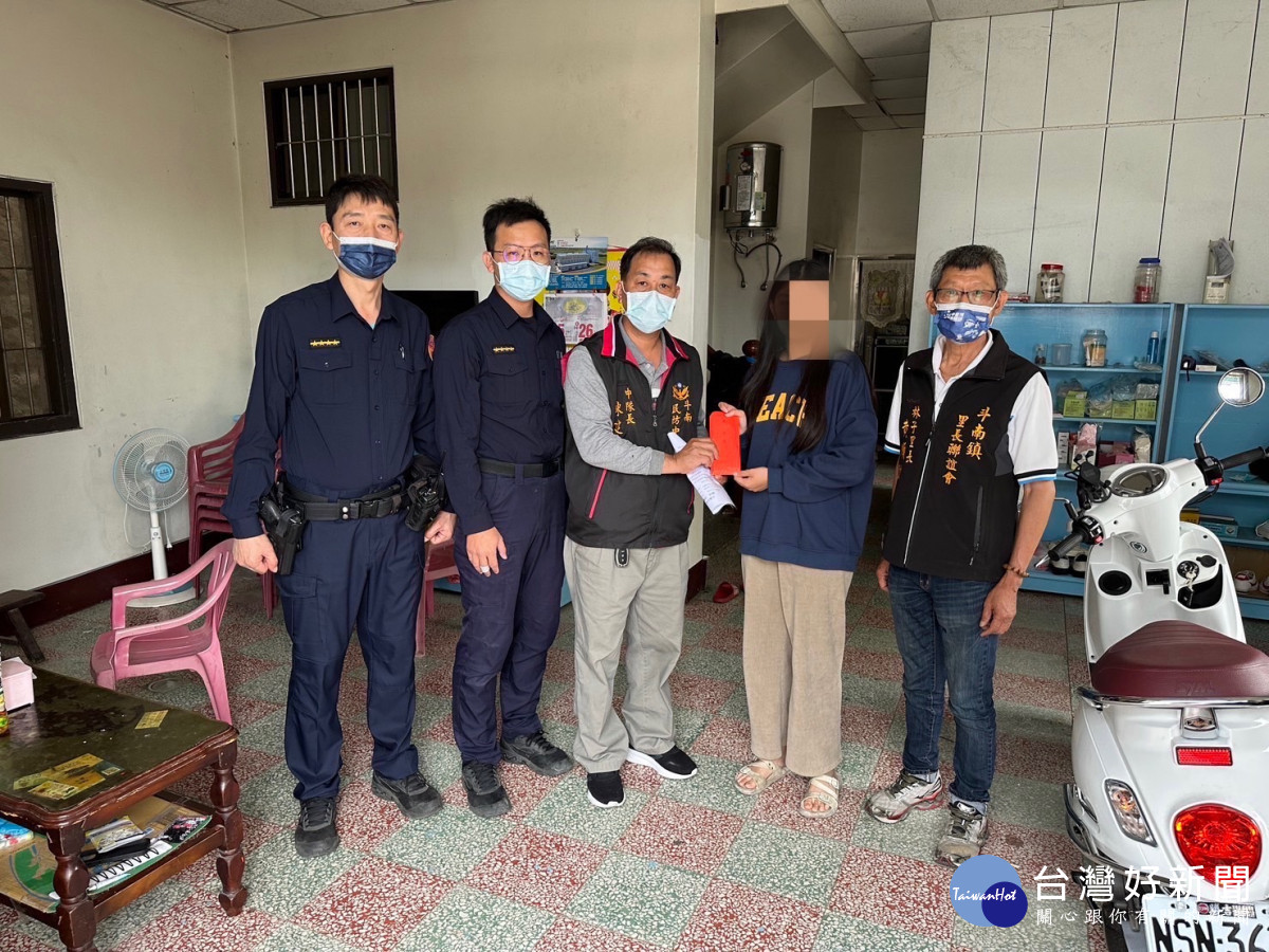 身在公門溫馨送關懷,斗南警與善心人士助遺孤/斗南警分局提供
