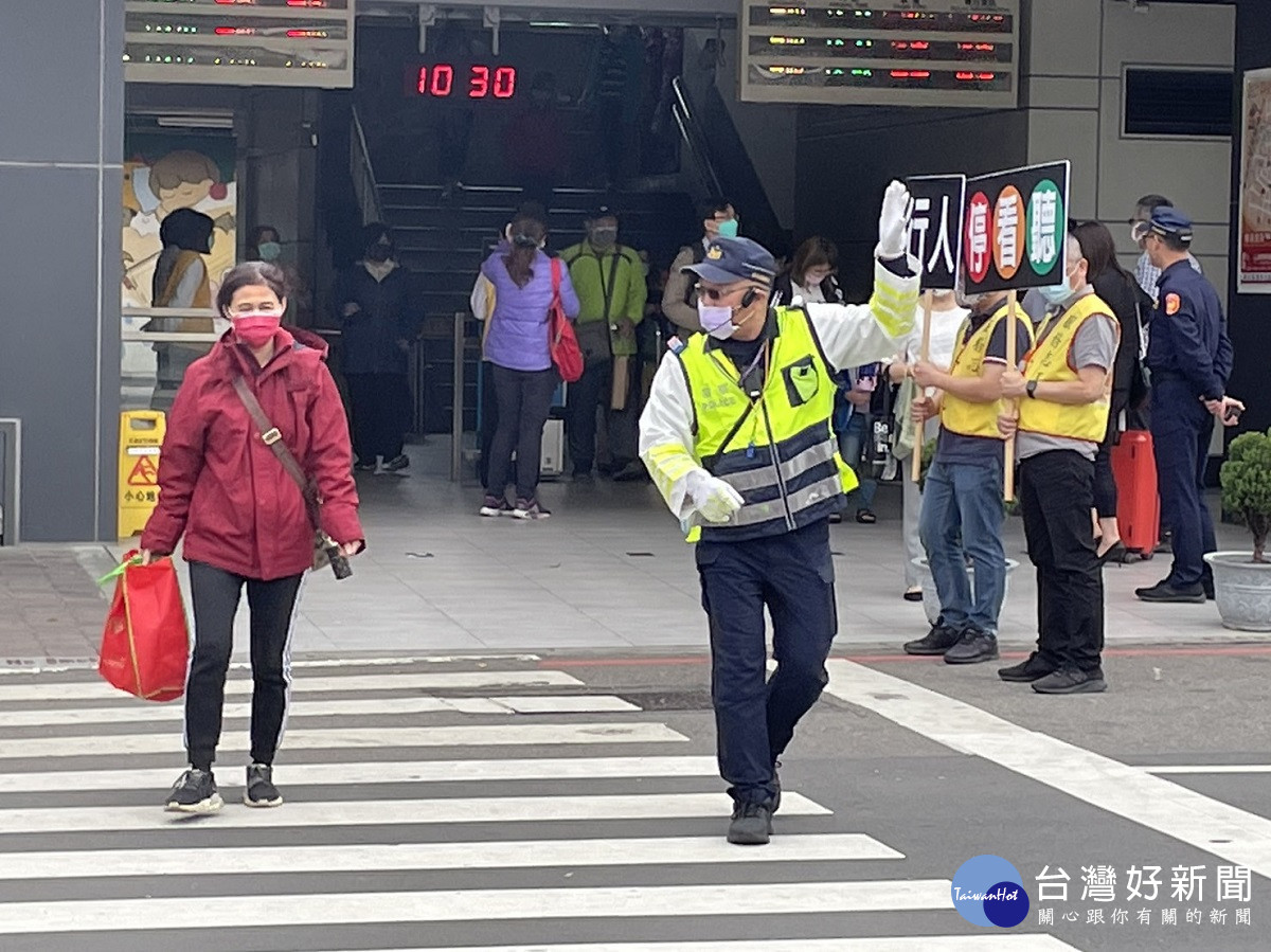 彰警加強交通執法保障行人路口安全　籲駕駛勿違規避免受罰