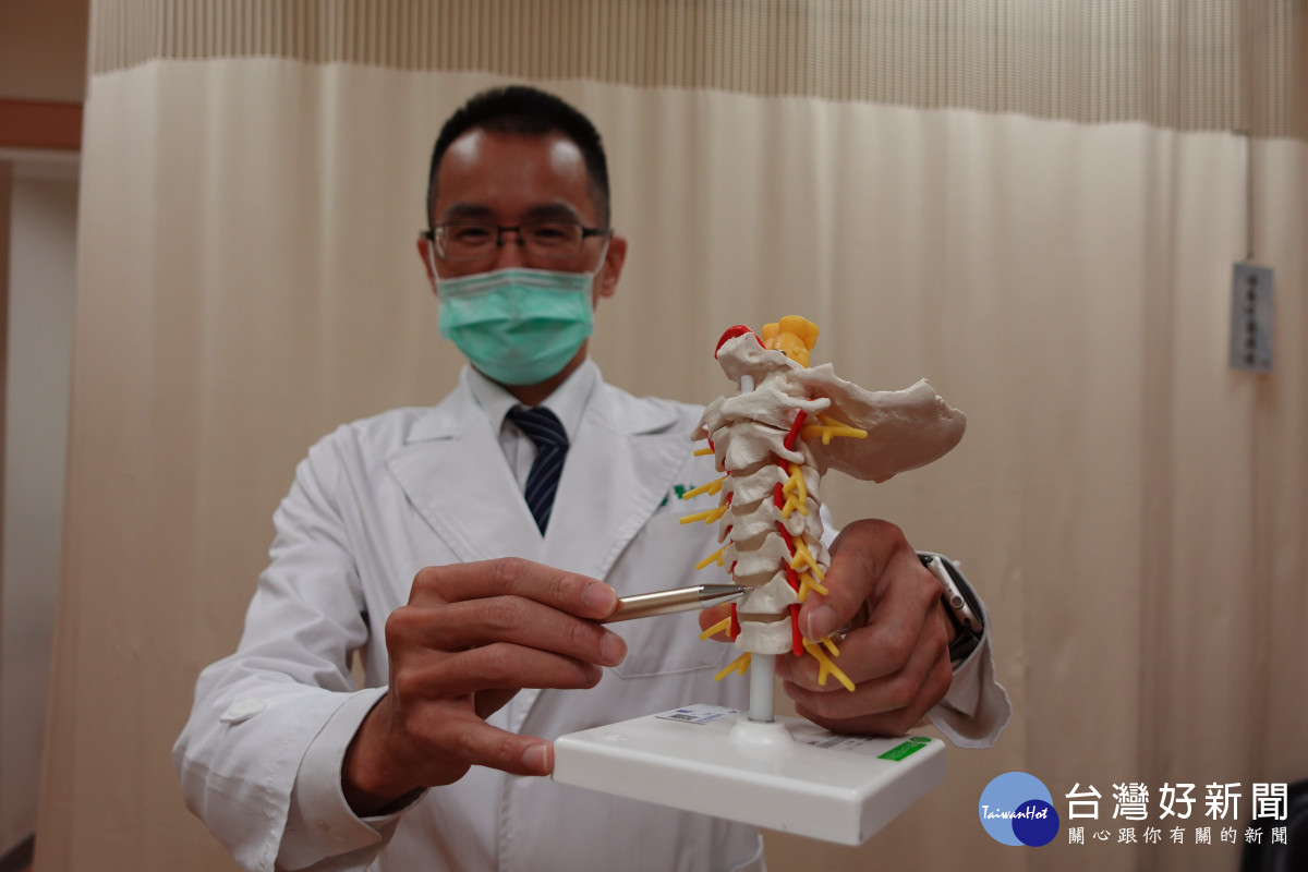唐宗詠主任說明，椎間盤疼痛原因幾乎來自「肌肉對脊椎的支撐不夠」。