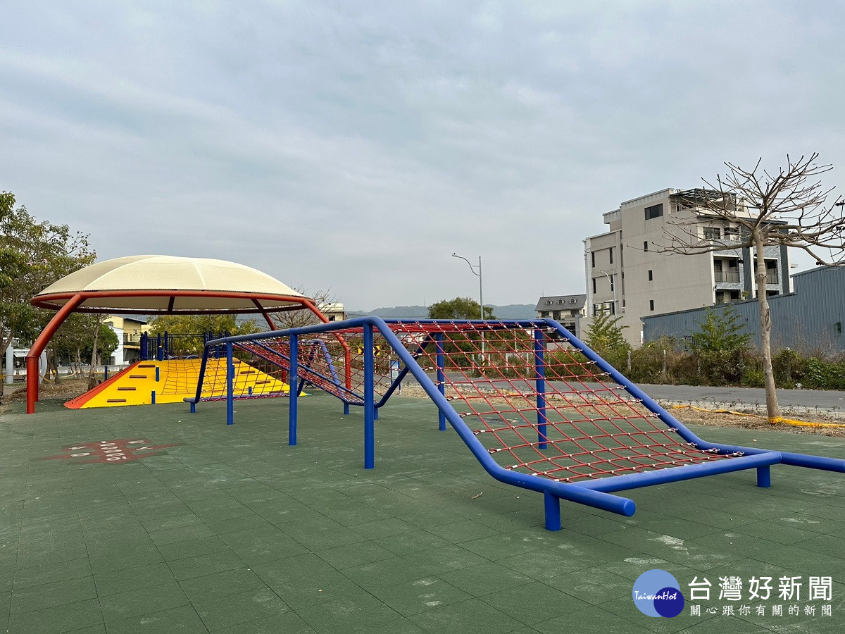 員林嶄新的親子共遊多元休憩空間　19晴雨球場公園兒童遊戲設施啟用