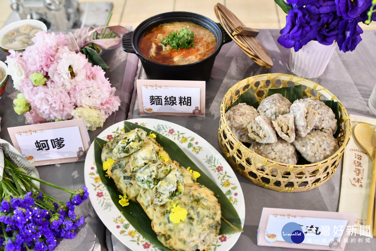 彰化縣長王惠美（左）和百萬網紅「千千」（右）推薦並品嚐彰化在地美食。圖／彰化縣政府提供
