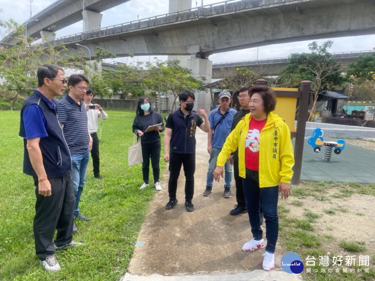 霧峰丁台公園照明與休憩涼椅不足　中議員林碧秀邀集相關單位會勘增設