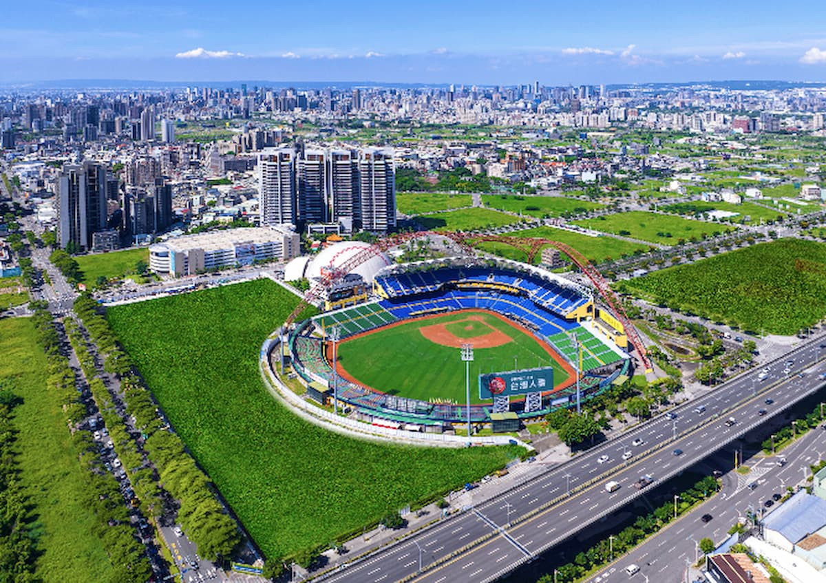 14期重劃區公共建設豐富，除了有現成的洲際棒球場，未來還將迎來漢神百貨、台中巨蛋。