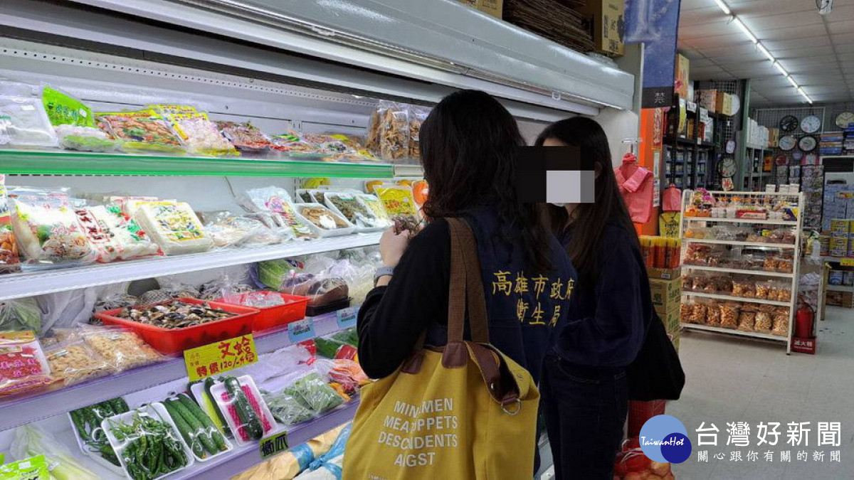 ▲為維護民眾食用應景食品安全，高市衛生局抽驗應景食品。（圖／記者 許高祥 攝）