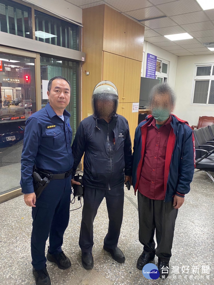 龜山警關懷失智老人，呼籲家屬注意預防走失。<br />
<br />
