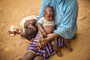 根據聯合國2022的調查，全球仍有10分之1人口會露天便溺，每天，五歲以下孩童因缺乏安全飲水和衛生環境，導致腹瀉死亡的人數近800多人(台灣世界展望會提供)