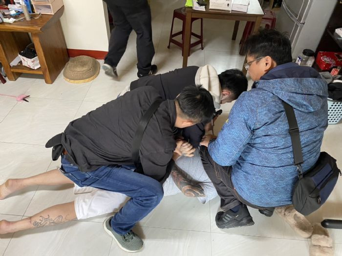 桃園市政府警察局秉持「犯罪零容忍」立場與決心，強勢掃蕩，展現警方強力打擊犯罪之決心。<br />
<br />
