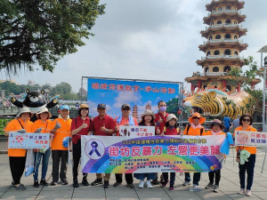 ▲響應世界地球日，左營蓮池潭春季辦理淨潭活動。（圖／記者 許高祥 翻攝）