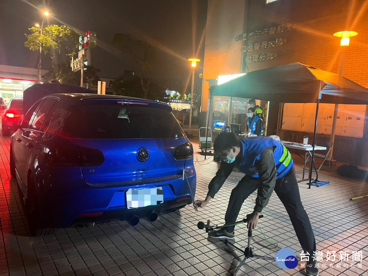 破百分貝怪獸級改裝車炸街，龍潭警主動出擊還民安寧！<br />
<br />
