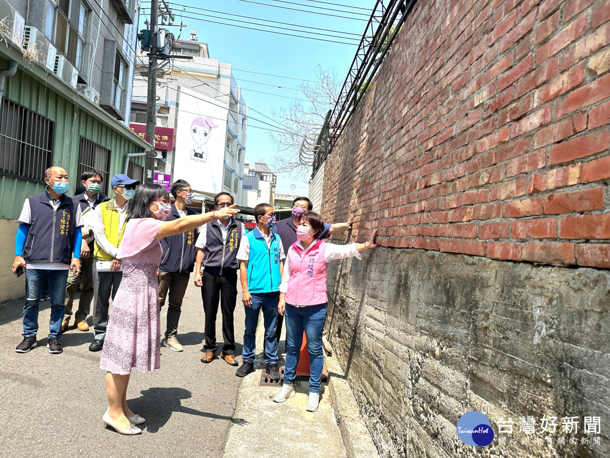 立委楊瓊瓔邀請相關單位會勘潭子區潭子國中通學步道。