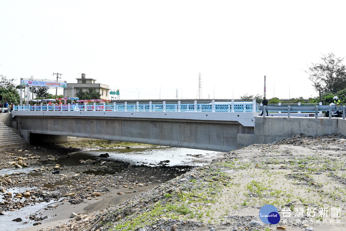全長46公尺、寬度8公尺「新濱一號橋」完工通車。