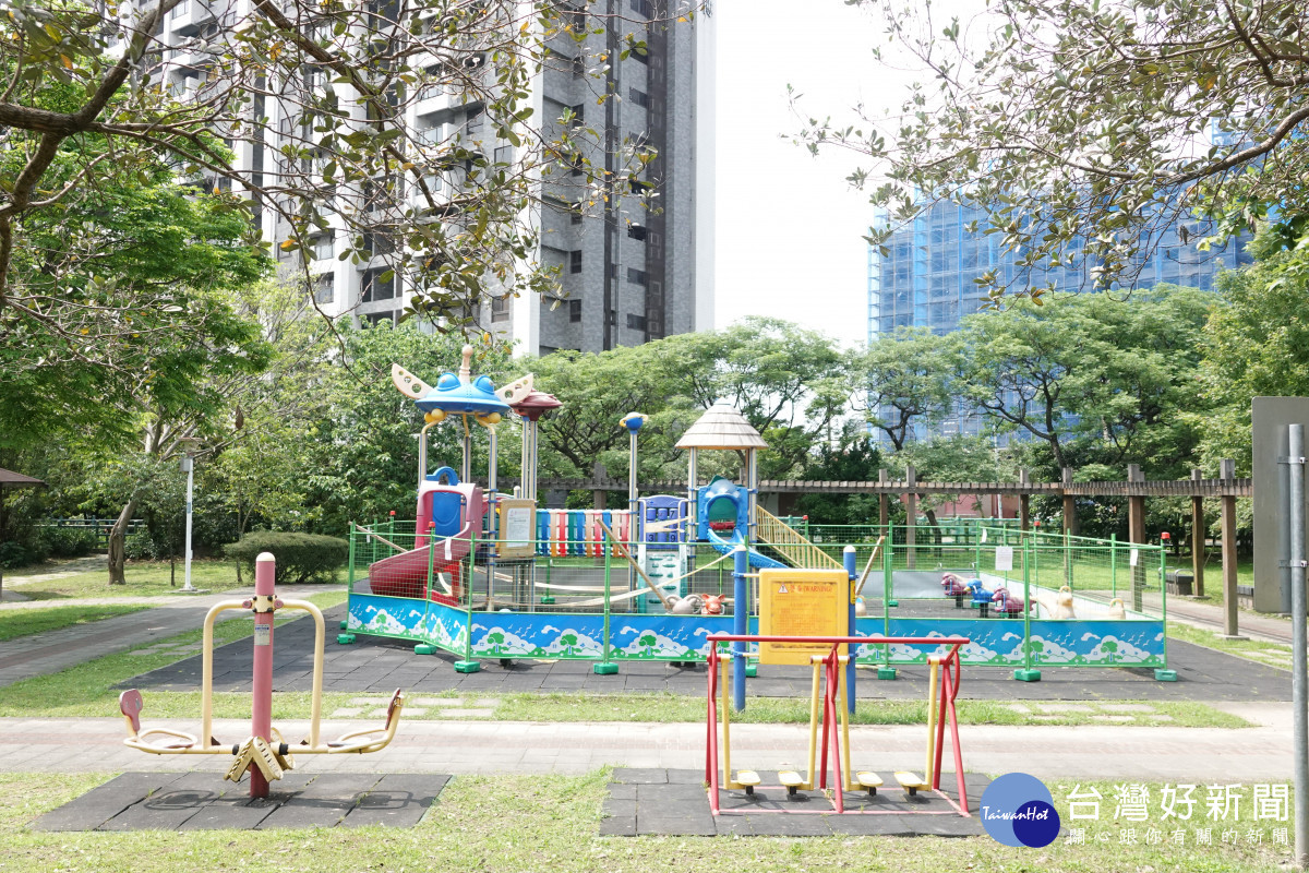 楊梅區頭重溪公園兒童遊戲場。