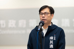 ▲陳其邁在市政會議上指示要擘劃12橫12縱主要道路配合產業發展，以促進經濟效益。（圖／記者 許高祥 翻攝）