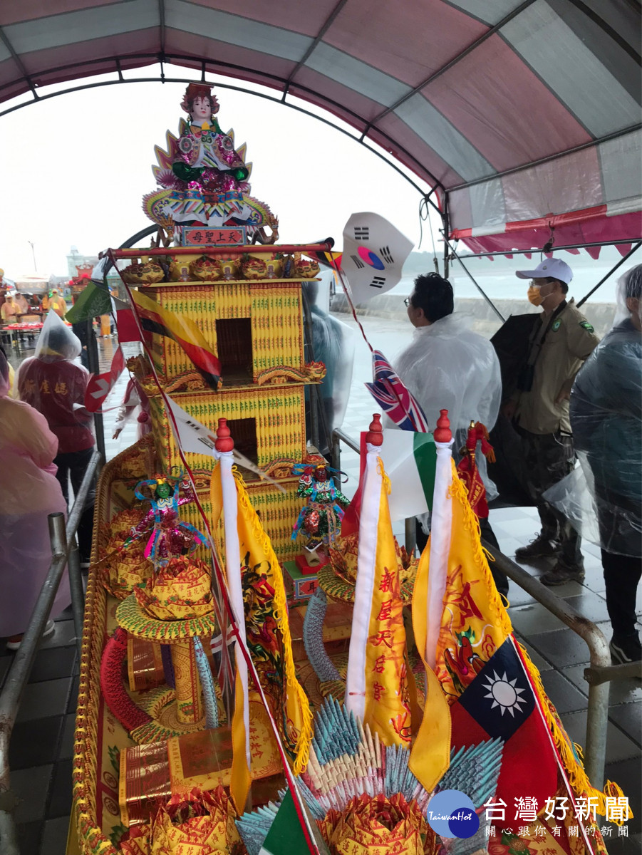 桃園新屋笨港天后宮舉辦「媽祖文化祭」，盼望天上聖母神威保佑人舟平安、漁獲滿載，也祈求風調雨順、合境安康。