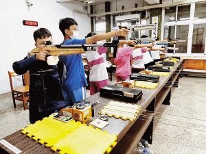 ▲興仁國中射擊開花結，果全中運奪國女團體組銅牌。（圖／記者 許高祥 翻攝）