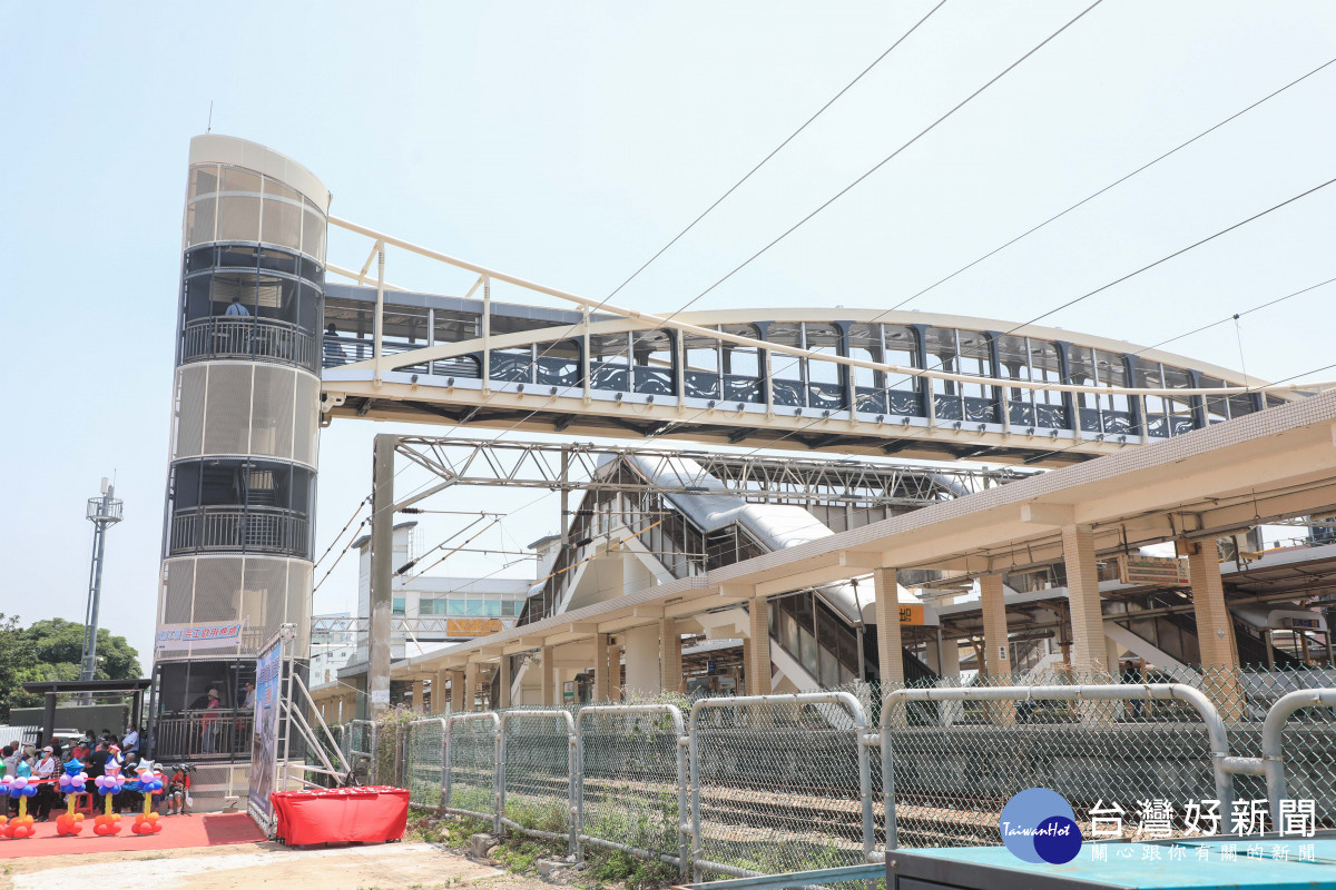 台中市政府編列8077萬元經費，打造清水車站人行跨站天橋。