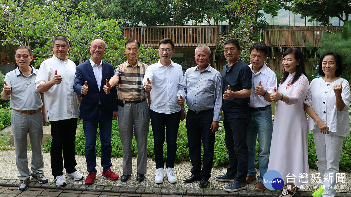 江啟臣委員等人出席李光裕大師的作品展