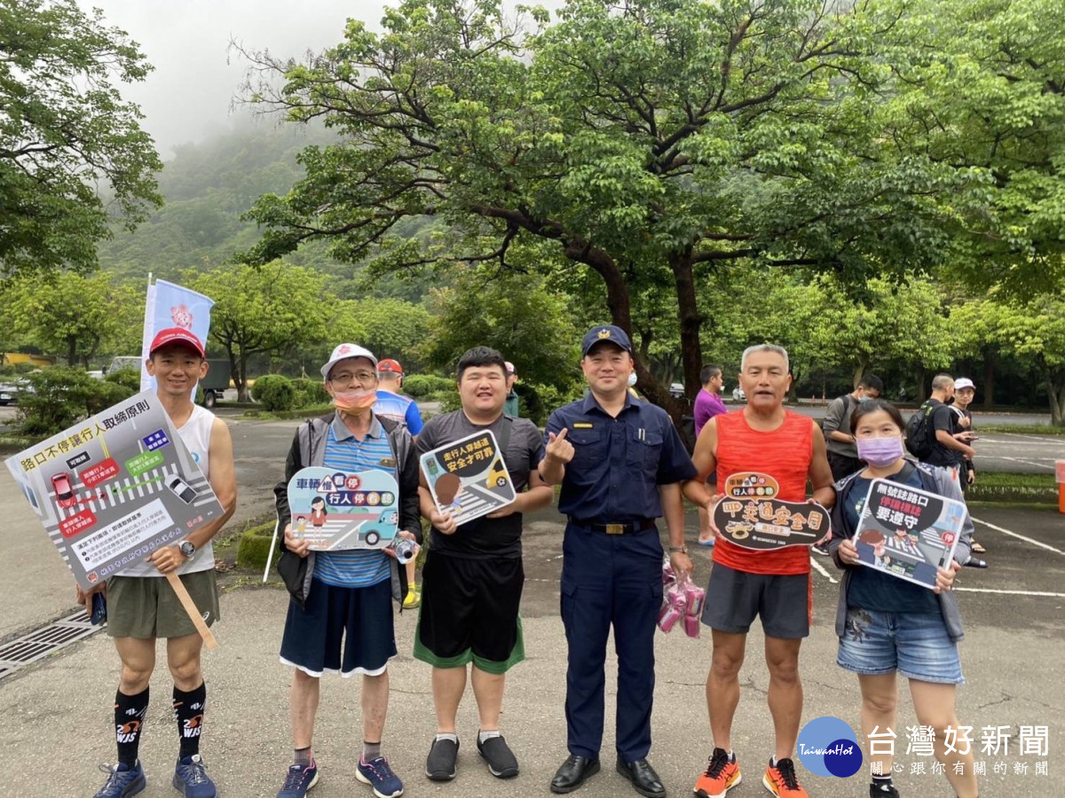 大溪警分局呼籲，提醒民眾駕車行經路口應減速慢行。