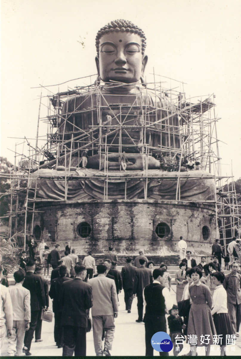 大佛建造過程-約拍攝於民國49-50年。圖／陳慶芳提供