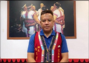 信義鄉長以布農族語宣導路口精緻執法。