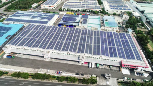 ▲岡山區範例：屋頂型／設置容量 1,954.14 kWp，年發電量2,496,413.85度。（圖／記者 許高祥 翻攝）