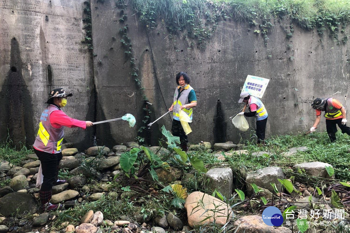 桃園「老坑溪水環境巡守隊」榮獲「111年度全國優良水環境巡守隊」評選，獲環保署頒獎。