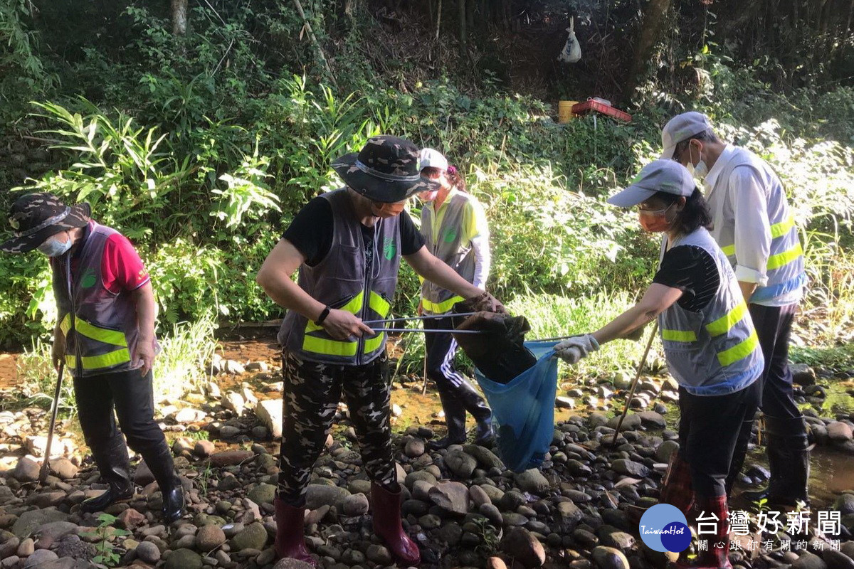 桃園「老坑溪水環境巡守隊」榮獲「111年度全國優良水環境巡守隊」評選，獲環保署頒獎。