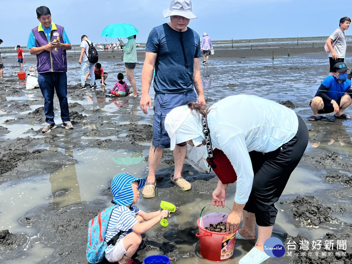 彰化寶貝文蛤節暨海陸雙寶(漢寶.福寶)產業活動，吸引2600親子參與體驗。圖／彰化縣政府提供