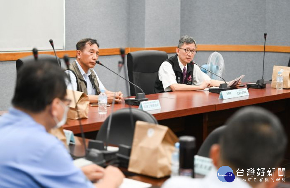 王副市長聽取大湳給水廠復水進度報告。