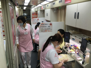 南投縣有不少熱心團體舉辦捐血救人。（記者扶小萍攝）