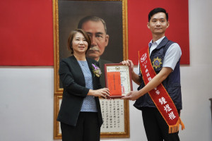 屏縣警察節慶祝大會　周春米表揚績優員警及協勤民力
