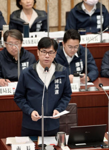 ▲陳其邁表示，未來小港、鳳山地區的社宅已跟中央爭取保留750戶給予遷村居民入住。（圖／記者 許高祥 翻攝）