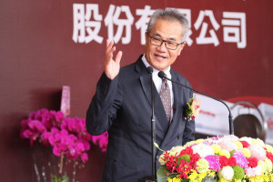 ▲穎崴科技董事長王嘉煌表示，新廠克服萬難如期完成，新廠房面積為總廠的3倍大，將有效提升探針自製率及擴充測試座產能。（圖／記者 許高祥 翻攝）