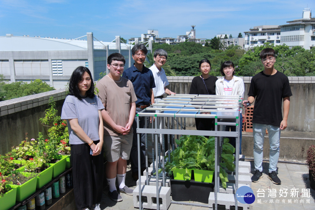 DIYGreen屋頂農園結合太陽能板　讓蔬菜能照到陽光順利生長