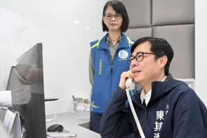 ▲端午連假首日陳其邁視察智運中心，期盼高雄交通順暢。（圖／記者 許高祥 翻攝）