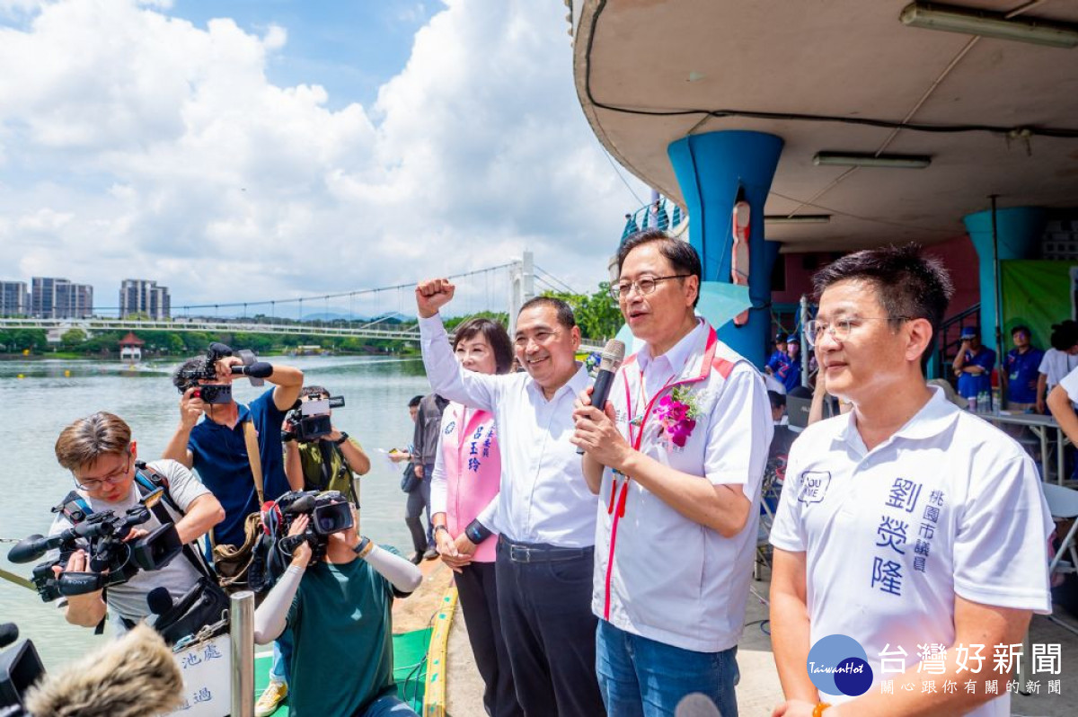 新北市長侯友宜出席活動，肯定龍舟競賽延續傳統文化。