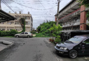 ▲林園王公國小北側道路將進行拓寬，以提升優質安全及便捷生活環境。（圖／記者 許高祥 翻攝）