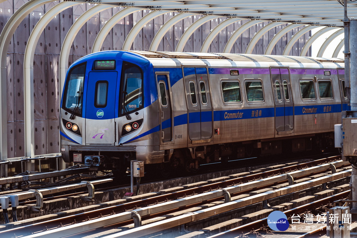 機場捷運普通車。