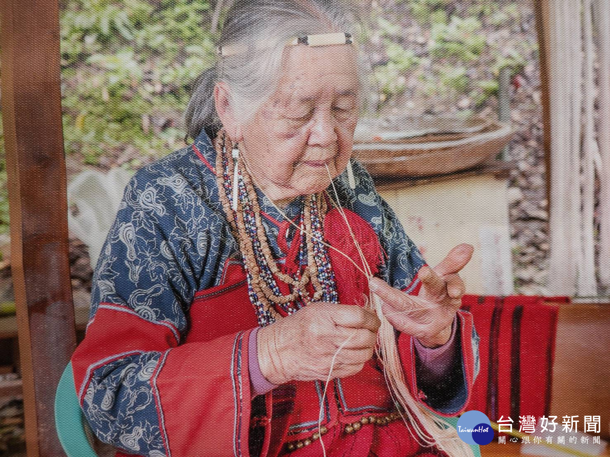 「三代織女」張鳳英作品展，賽德克族傳統織布傳奇。圖／記者鄧富珍翻攝