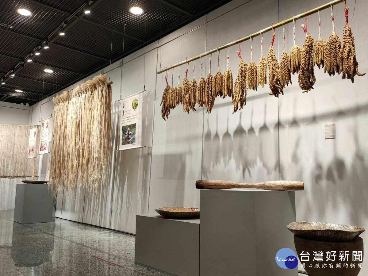 「三代織女」張鳳英作品展，賽德克族傳統織布傳奇。圖／記者鄧富珍翻攝