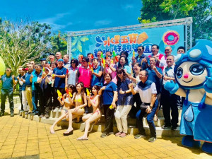 水里玩水節於水里鄉親水公園盛大開幕了，有設施精彩的遊戲項目，遊客千萬不要錯過。