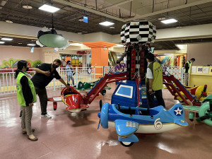 ▲高市7處機械遊樂設施皆安檢通過，讓學子們暑假可以安心遊玩。（圖／記者 許高祥 翻攝）