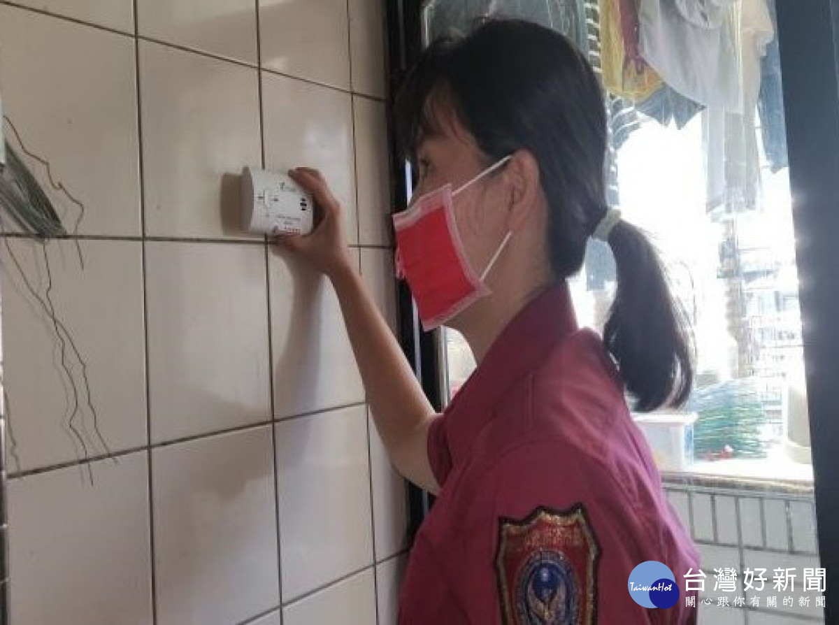 加裝一氧化碳警報器　瓦斯爐具安全更加倍