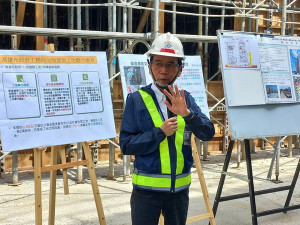 ▲高市3項工安新措施上路，林欽榮率隊前往鳳山社宅聯合稽查。（圖／記者 許高祥 翻攝）
